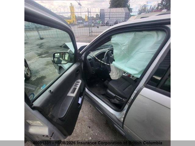 2011 Ford Escape Xlt მანქანა იყიდება აუქციონზე, vin: 1FMCU0D72BKA40222, აუქციონის ნომერი: 40091331