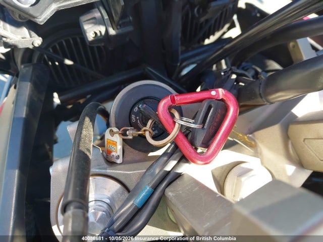 Yamaha FJ09 2015 JYARN37NXFA000355 Image 10