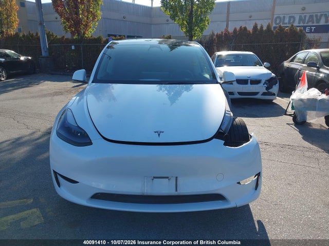 Tesla Model Y 2023 LRWYGDFD6PC929681 Image 13