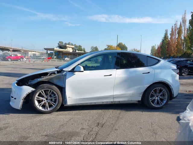 Tesla Model Y 2023 LRWYGDFD6PC929681 Image 15