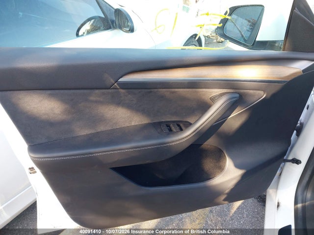 Tesla Model Y 2023 LRWYGDFD6PC929681 Image 21