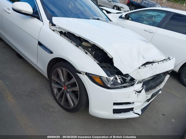 40085439 :رقم المزاد ، SAJAK4FN1JCP26573 vin ، 2018 Jaguar Xe Prestige مزاد بيع