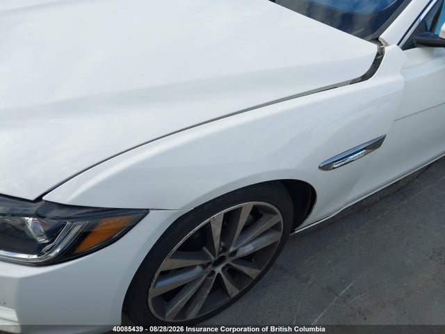 40085439 :رقم المزاد ، SAJAK4FN1JCP26573 vin ، 2018 Jaguar Xe Prestige مزاد بيع