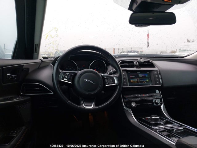 40085439 :رقم المزاد ، SAJAK4FN1JCP26573 vin ، 2018 Jaguar Xe Prestige مزاد بيع