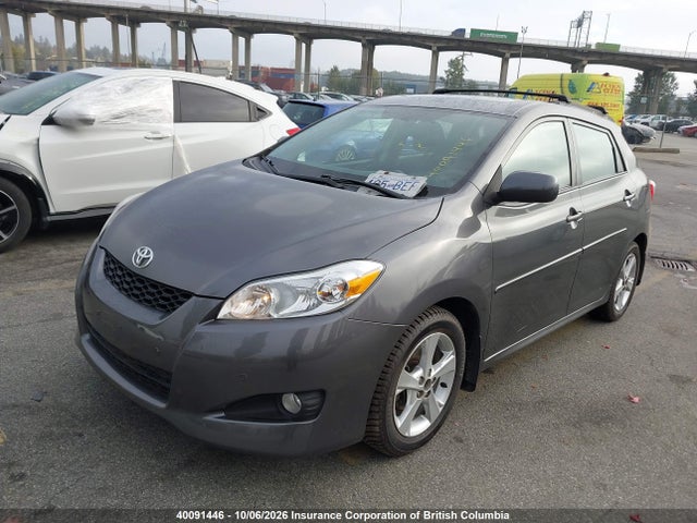 40091446 :رقم المزاد ، 2T1KU4EE8DC994921 vin ، 2013 Toyota Corolla Matrix مزاد بيع