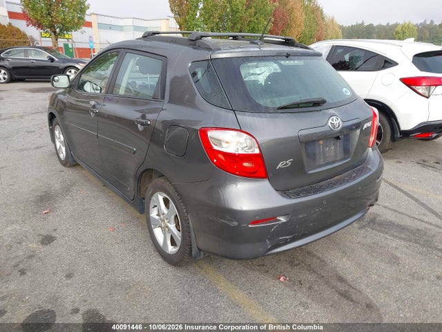 40091446 :رقم المزاد ، 2T1KU4EE8DC994921 vin ، 2013 Toyota Corolla Matrix مزاد بيع