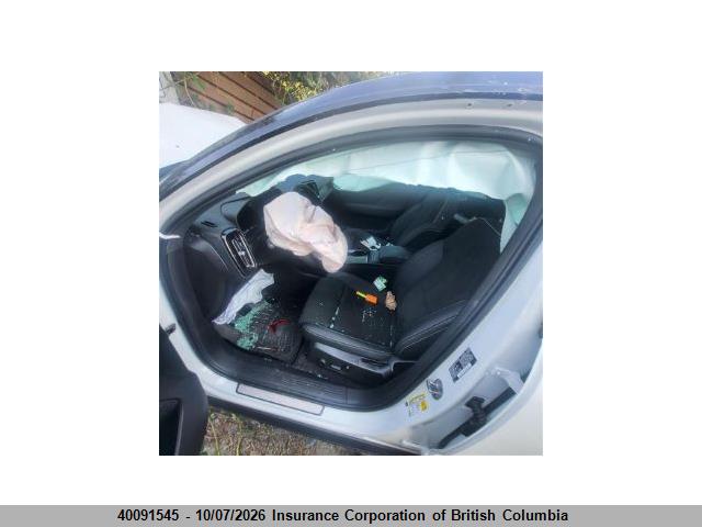 Volvo C40 2023 YV4ED3GL0P2039078 Image 13