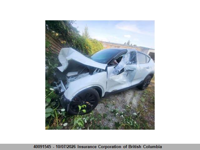 Volvo C40 2023 YV4ED3GL0P2039078 Image 2