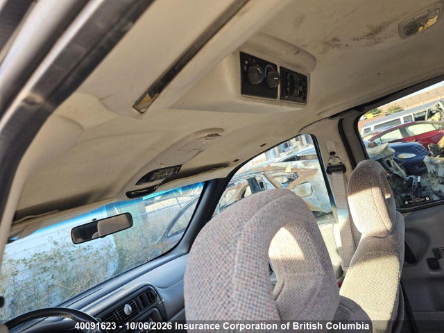 Продажа на аукционе авто 2000 Pontiac Montana, vin: 1GMDX03E4YD328123, номер лота: 40091623
