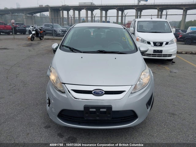 2013 Ford Fiesta Se მანქანა იყიდება აუქციონზე, vin: 3FADP4EJ2DM217015, აუქციონის ნომერი: 40091758