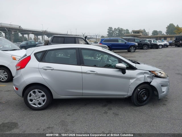 2013 Ford Fiesta Se მანქანა იყიდება აუქციონზე, vin: 3FADP4EJ2DM217015, აუქციონის ნომერი: 40091758