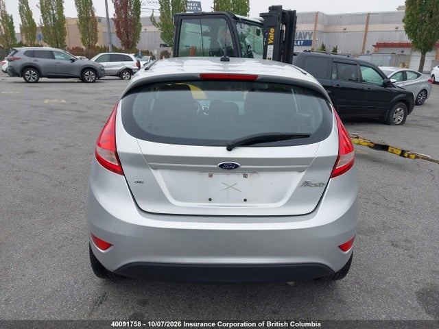 2013 Ford Fiesta Se მანქანა იყიდება აუქციონზე, vin: 3FADP4EJ2DM217015, აუქციონის ნომერი: 40091758
