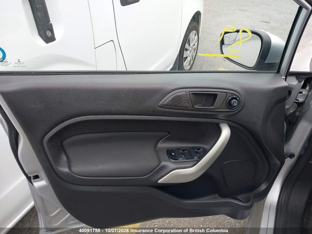 2013 Ford Fiesta Se მანქანა იყიდება აუქციონზე, vin: 3FADP4EJ2DM217015, აუქციონის ნომერი: 40091758