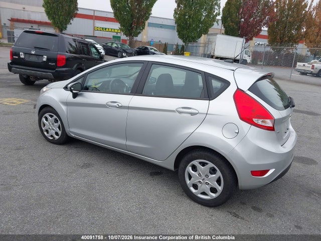 2013 Ford Fiesta Se მანქანა იყიდება აუქციონზე, vin: 3FADP4EJ2DM217015, აუქციონის ნომერი: 40091758