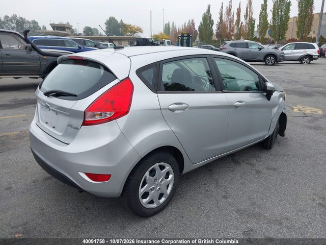 2013 Ford Fiesta Se მანქანა იყიდება აუქციონზე, vin: 3FADP4EJ2DM217015, აუქციონის ნომერი: 40091758
