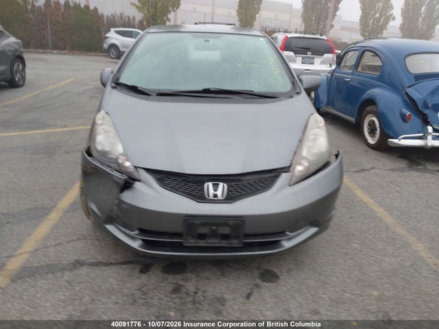 2013 Honda Fit მანქანა იყიდება აუქციონზე, vin: LUCGE8H5XD3008668, აუქციონის ნომერი: 40091776