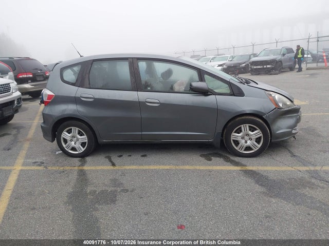 2013 Honda Fit მანქანა იყიდება აუქციონზე, vin: LUCGE8H5XD3008668, აუქციონის ნომერი: 40091776