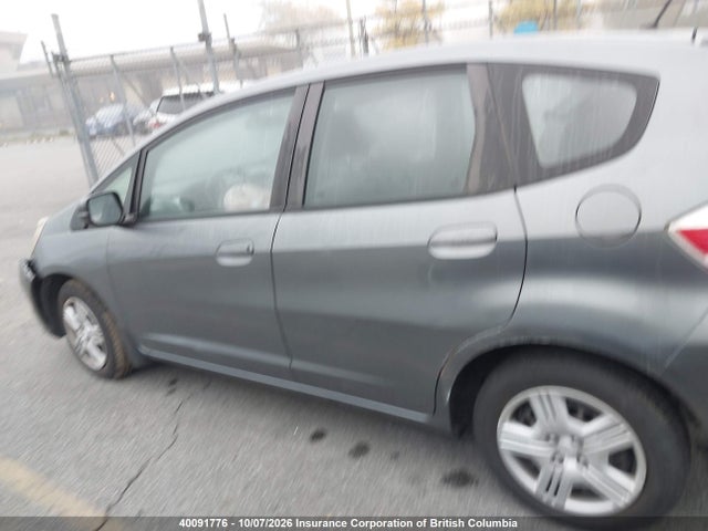 2013 Honda Fit მანქანა იყიდება აუქციონზე, vin: LUCGE8H5XD3008668, აუქციონის ნომერი: 40091776