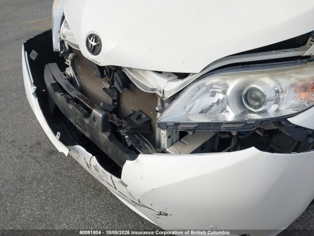2012 Toyota Sienna Xle 7 Passenger მანქანა იყიდება აუქციონზე, vin: 5TDDK3DC2CS045296, აუქციონის ნომერი: 40091804