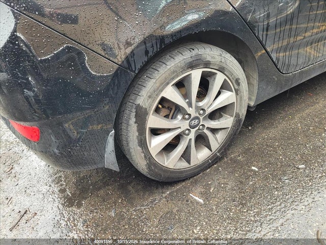 KMHCT5AE2HU309755 Hyundai ACCENT SE