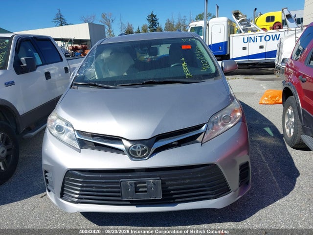 2018 Toyota Sienna Le მანქანა იყიდება აუქციონზე, vin: 5TDKZ3DCXJS921323, აუქციონის ნომერი: 40083420