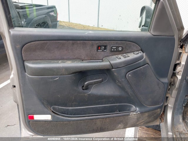 2000 Gmc New Sierra K2500 მანქანა იყიდება აუქციონზე, vin: 1GTGK29U5YE164286, აუქციონის ნომერი: 40090955