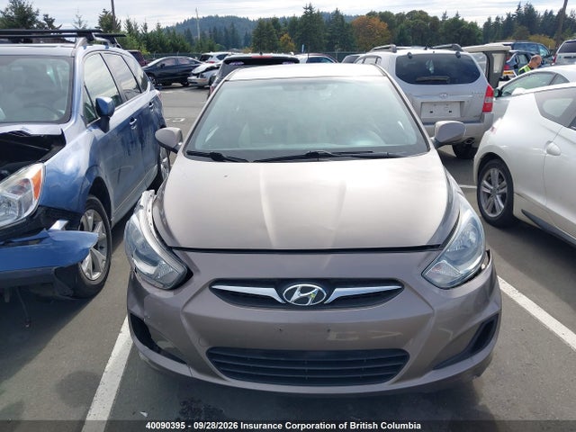 40090395 :رقم المزاد ، KMHCT5AE3DU128156 vin ، 2013 Hyundai Accent Gls/gs مزاد بيع