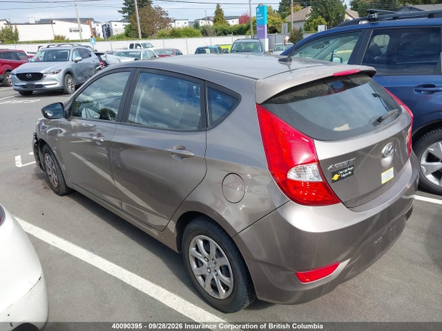 40090395 :رقم المزاد ، KMHCT5AE3DU128156 vin ، 2013 Hyundai Accent Gls/gs مزاد بيع