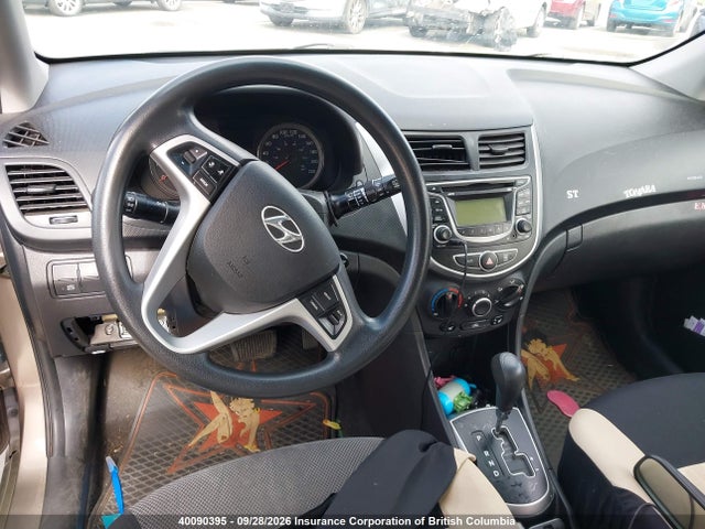 40090395 :رقم المزاد ، KMHCT5AE3DU128156 vin ، 2013 Hyundai Accent Gls/gs مزاد بيع