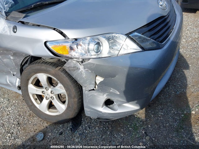 Aukcja sprzedaży 2011 Toyota Sienna Le, vin: 5TDKK3DC3BS032983, numer aukcji: 40084290