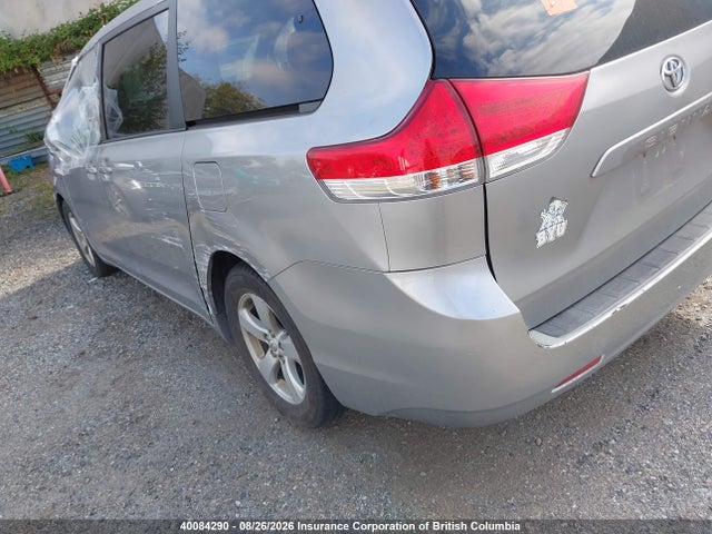 Aukcja sprzedaży 2011 Toyota Sienna Le, vin: 5TDKK3DC3BS032983, numer aukcji: 40084290