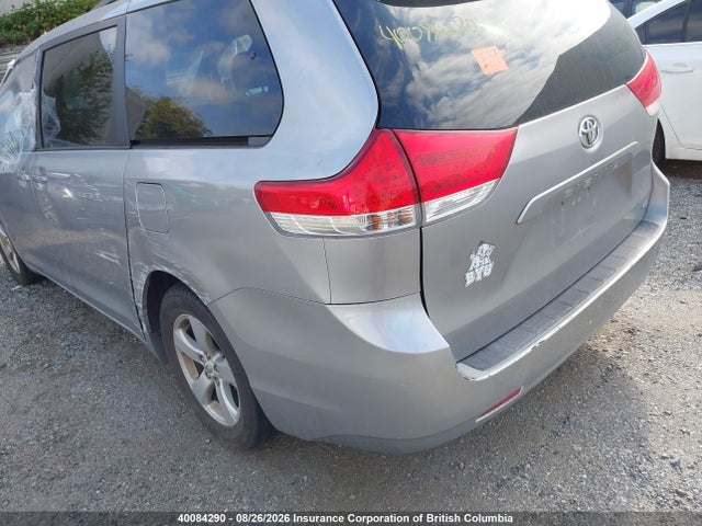 Aukcja sprzedaży 2011 Toyota Sienna Le, vin: 5TDKK3DC3BS032983, numer aukcji: 40084290