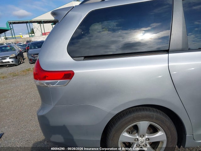 Aukcja sprzedaży 2011 Toyota Sienna Le, vin: 5TDKK3DC3BS032983, numer aukcji: 40084290