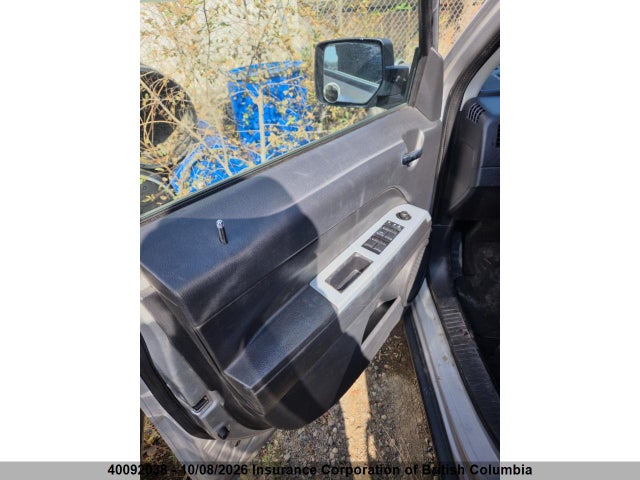 40092038 :رقم المزاد ، 1J8FF28W88D616653 vin ، 2008 Jeep Patriot Sport مزاد بيع