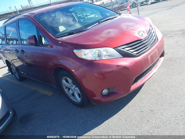 2011 Toyota Sienna V6 7 Passenger მანქანა იყიდება აუქციონზე, vin: 5TDZK3DC8BS172042, აუქციონის ნომერი: 40092070