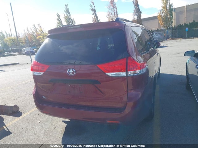 Продаж на аукціоні авто 2011 Toyota Sienna V6 7 Passenger, vin: 5TDZK3DC8BS172042, номер лоту: 40092070