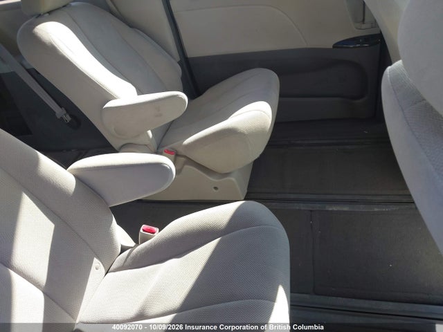 Продаж на аукціоні авто 2011 Toyota Sienna V6 7 Passenger, vin: 5TDZK3DC8BS172042, номер лоту: 40092070