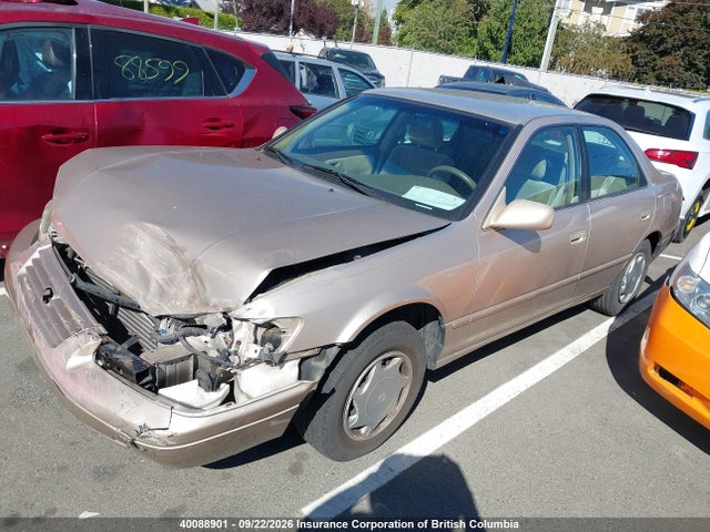 40088901 :رقم المزاد ، 4T1BG22KXWU843330 vin ، 1998 Toyota Camry Ce/le/xle مزاد بيع