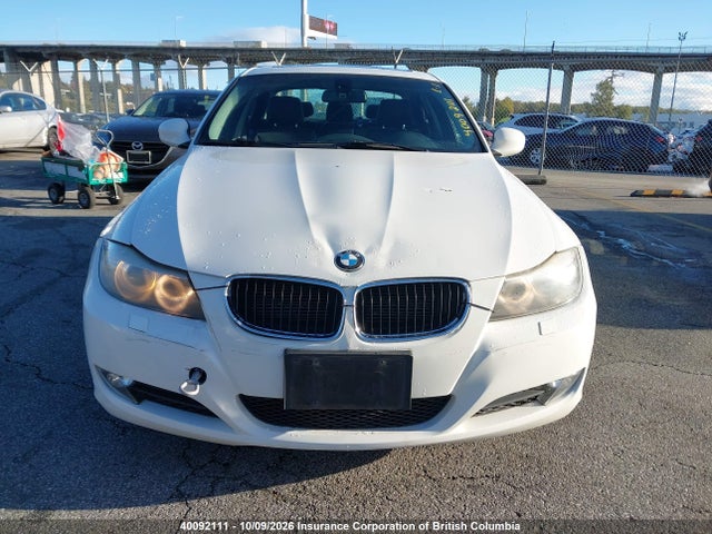 40092111 :رقم المزاد ، WBAPK7C58BA821298 vin ، 2011 Bmw 328i مزاد بيع