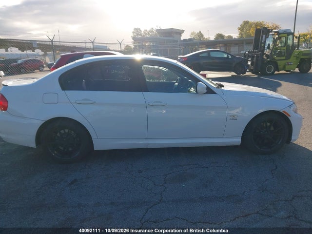 40092111 :رقم المزاد ، WBAPK7C58BA821298 vin ، 2011 Bmw 328i مزاد بيع