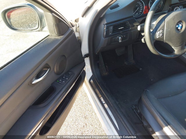 40092111 :رقم المزاد ، WBAPK7C58BA821298 vin ، 2011 Bmw 328i مزاد بيع
