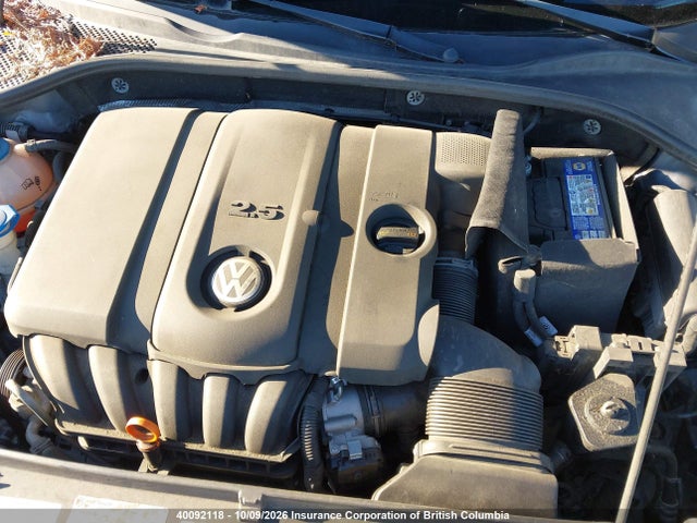 Продажа на аукционе авто 2013 Volkswagen Passat S, vin: 1VWAH7A39DC004192, номер лота: 40092118