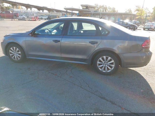 Продажа на аукционе авто 2013 Volkswagen Passat S, vin: 1VWAH7A39DC004192, номер лота: 40092118