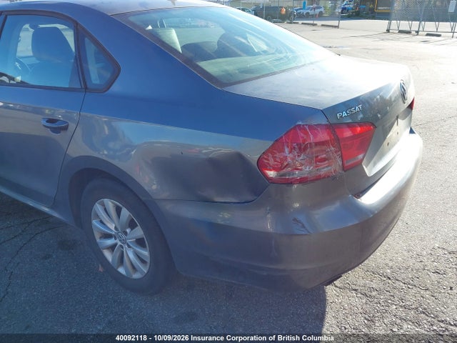 Продажа на аукционе авто 2013 Volkswagen Passat S, vin: 1VWAH7A39DC004192, номер лота: 40092118