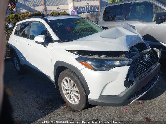 40092126 :رقم المزاد ، 7MUBAABGXNV019896 vin ، 2022 Toyota Corolla Cross Le مزاد بيع