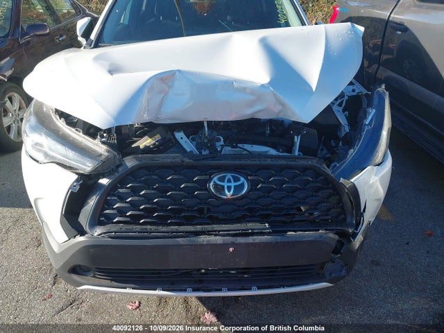40092126 :رقم المزاد ، 7MUBAABGXNV019896 vin ، 2022 Toyota Corolla Cross Le مزاد بيع