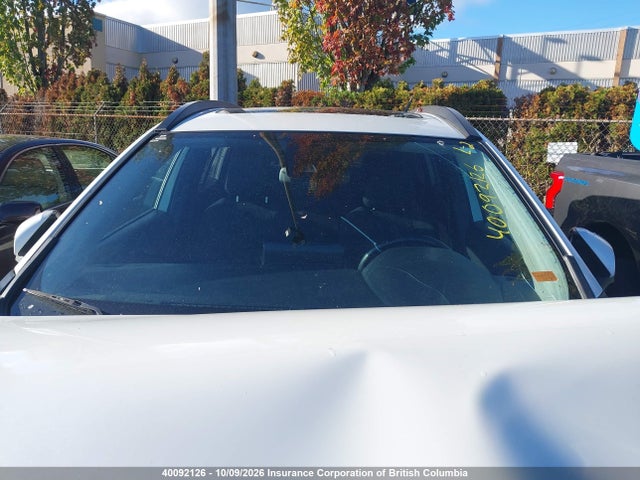 40092126 :رقم المزاد ، 7MUBAABGXNV019896 vin ، 2022 Toyota Corolla Cross Le مزاد بيع