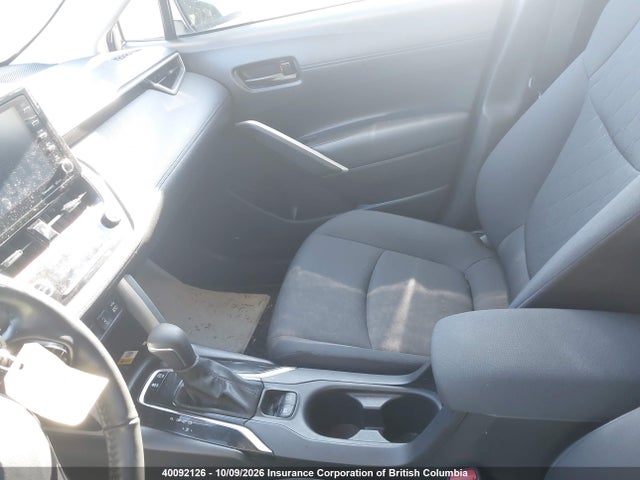 40092126 :رقم المزاد ، 7MUBAABGXNV019896 vin ، 2022 Toyota Corolla Cross Le مزاد بيع