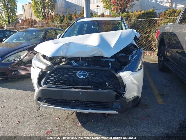 40092126 :رقم المزاد ، 7MUBAABGXNV019896 vin ، 2022 Toyota Corolla Cross Le مزاد بيع