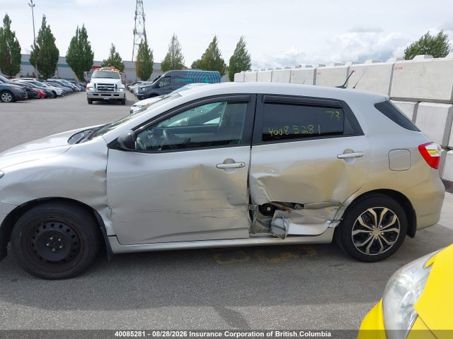 40085281 :رقم المزاد ، 2T1KU4EE6CC815483 vin ، 2012 Toyota Matrix مزاد بيع